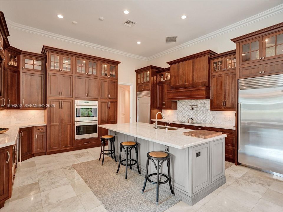 For Sale: $2,899,000 (5 beds, 4 baths, 4763 Square Feet)