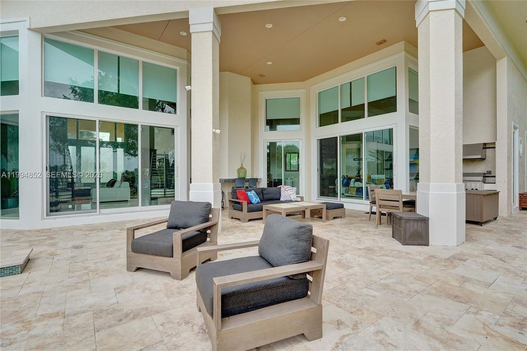 For Sale: $2,899,000 (5 beds, 4 baths, 4763 Square Feet)