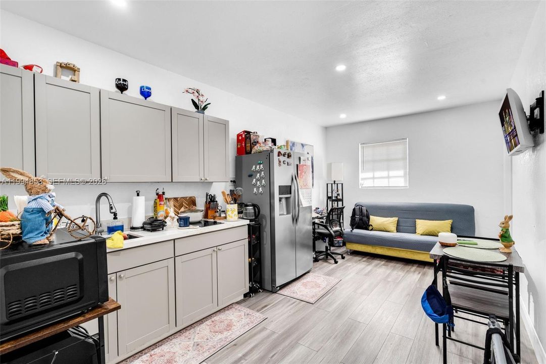 Activo con contrato: $670,000 (4 camas, 3 baños, 1845 Pies cuadrados)