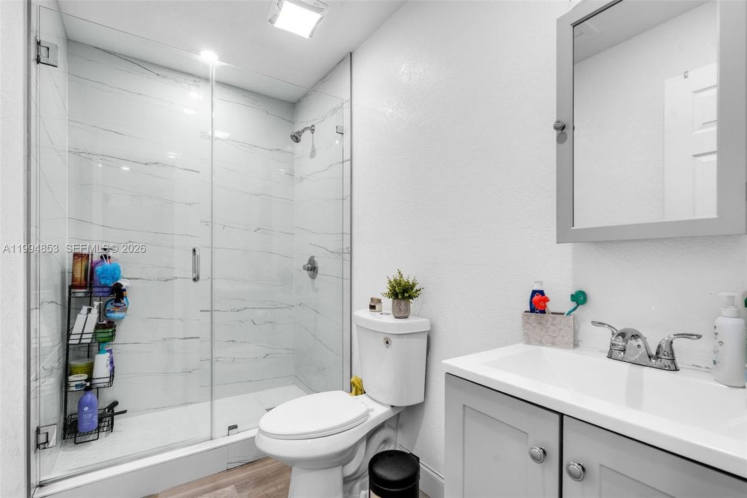 Activo con contrato: $670,000 (4 camas, 3 baños, 1845 Pies cuadrados)