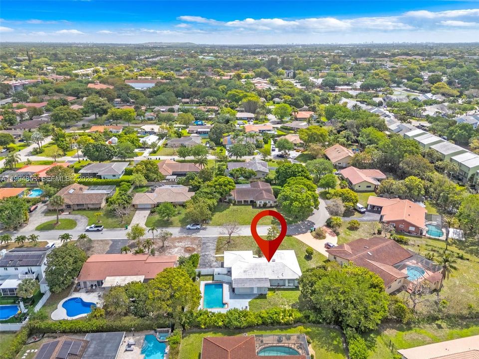 Activo con contrato: $670,000 (4 camas, 3 baños, 1845 Pies cuadrados)