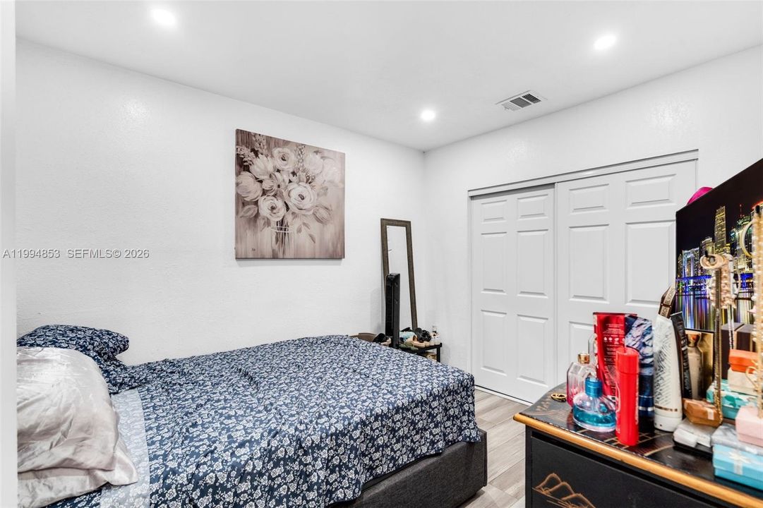 Activo con contrato: $670,000 (4 camas, 3 baños, 1845 Pies cuadrados)