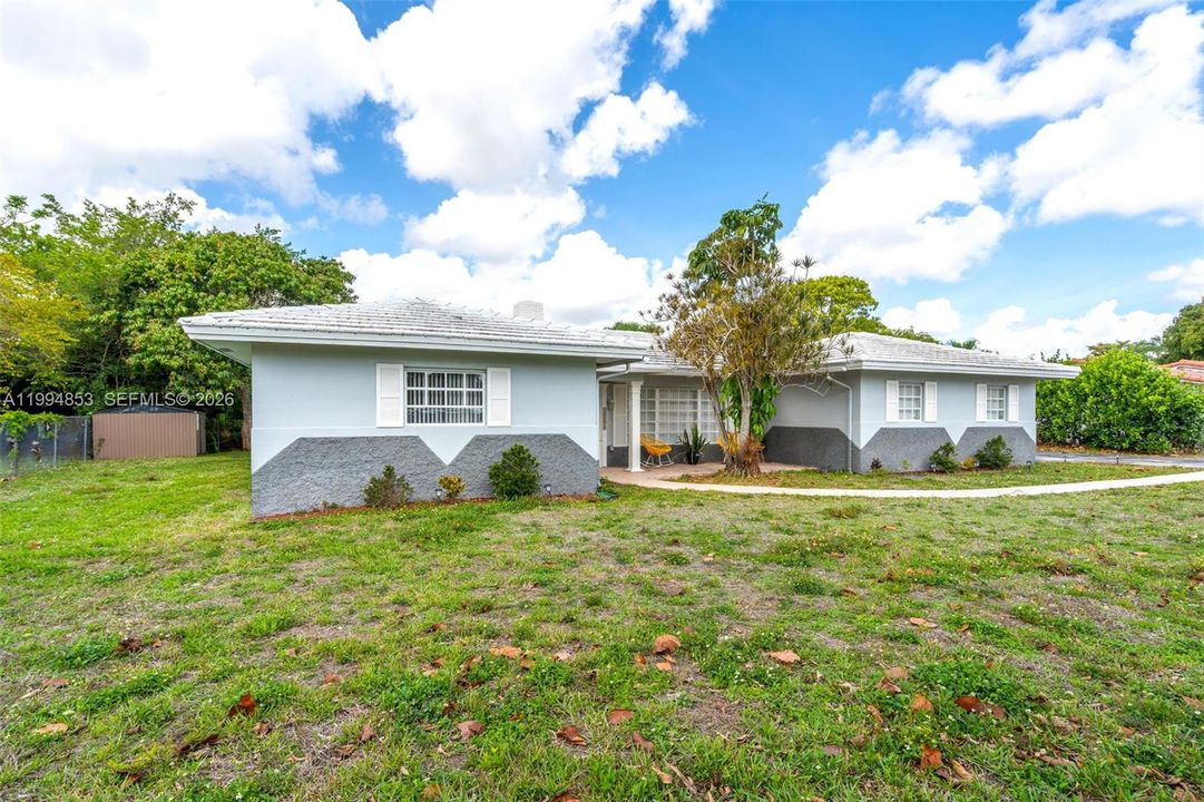 Activo con contrato: $670,000 (4 camas, 3 baños, 1845 Pies cuadrados)