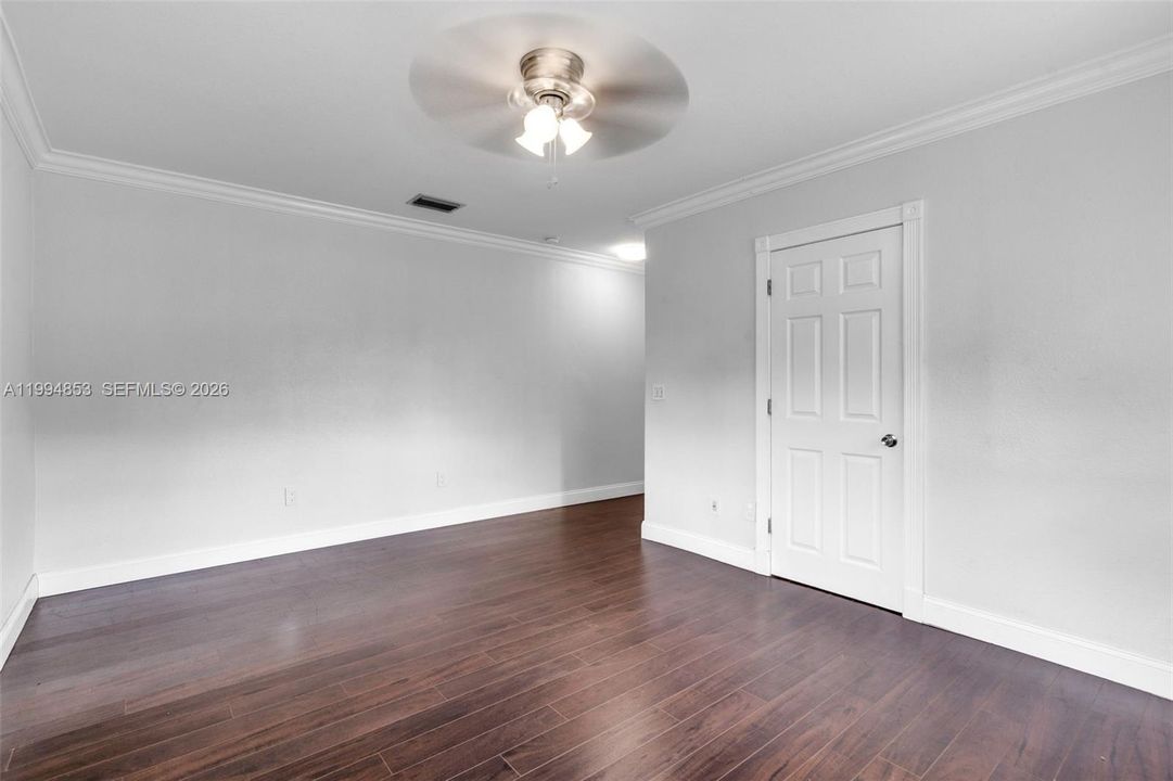 Activo con contrato: $670,000 (4 camas, 3 baños, 1845 Pies cuadrados)