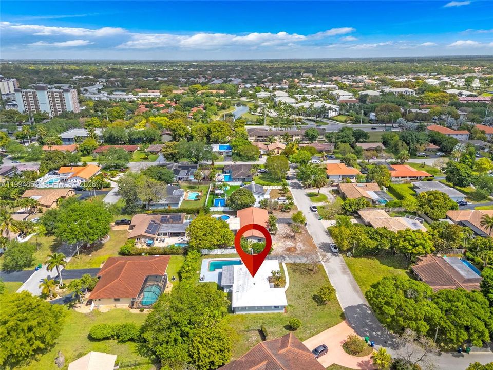 Activo con contrato: $670,000 (4 camas, 3 baños, 1845 Pies cuadrados)