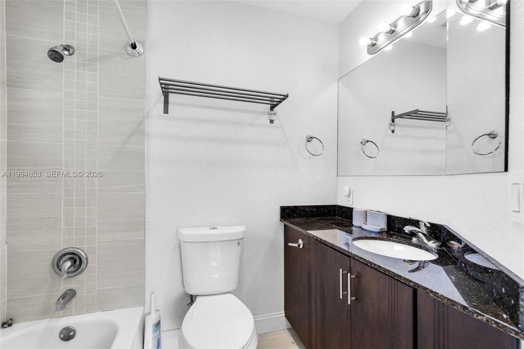 Activo con contrato: $670,000 (4 camas, 3 baños, 1845 Pies cuadrados)