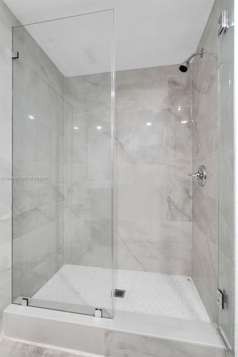 Activo con contrato: $670,000 (4 camas, 3 baños, 1845 Pies cuadrados)