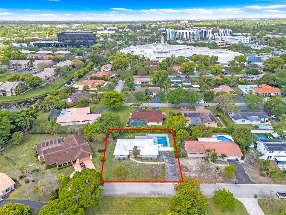 Activo con contrato: $670,000 (4 camas, 3 baños, 1845 Pies cuadrados)