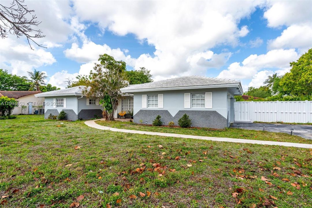 Activo con contrato: $670,000 (4 camas, 3 baños, 1845 Pies cuadrados)