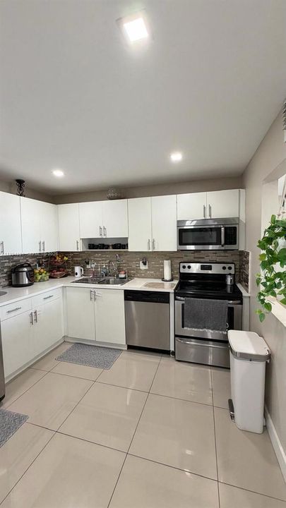For Sale: $210,000 (2 beds, 2 baths, 1050 Square Feet)
