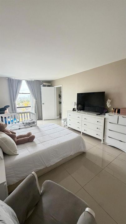 For Sale: $210,000 (2 beds, 2 baths, 1050 Square Feet)