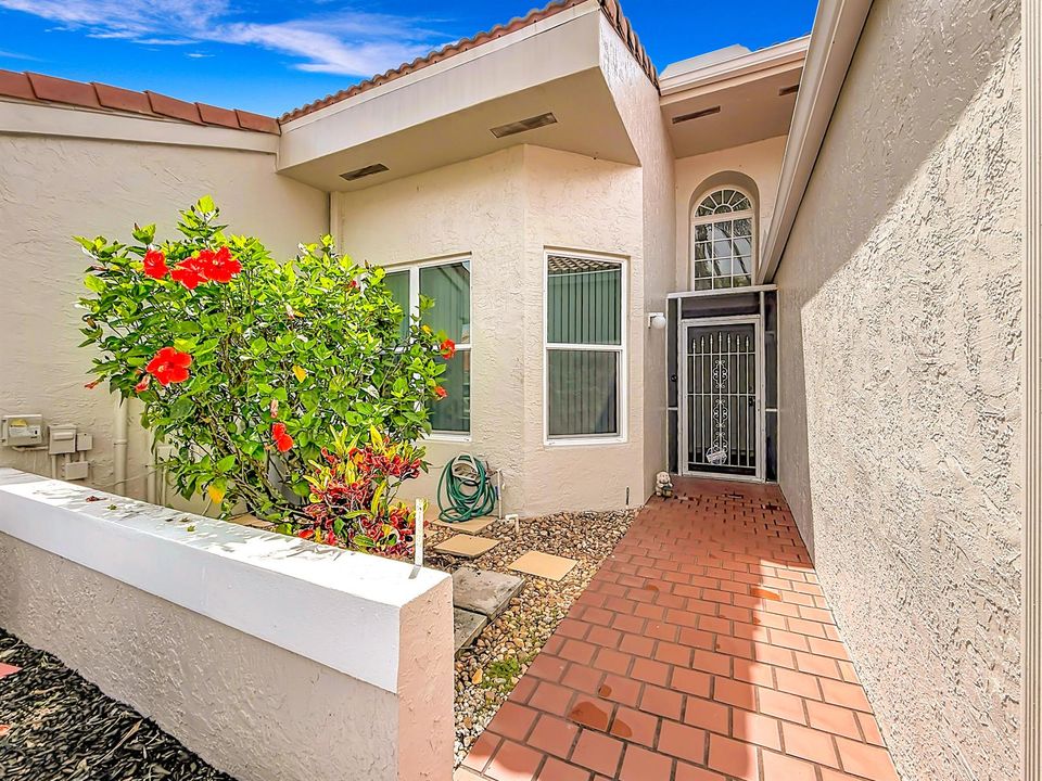 10954 Lakemore Lane-13