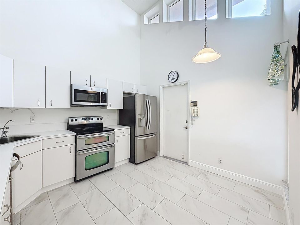 10954 Lakemore Lane-21