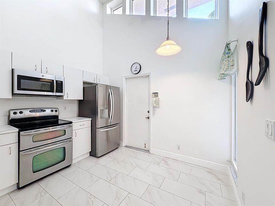 10954 Lakemore Lane-22