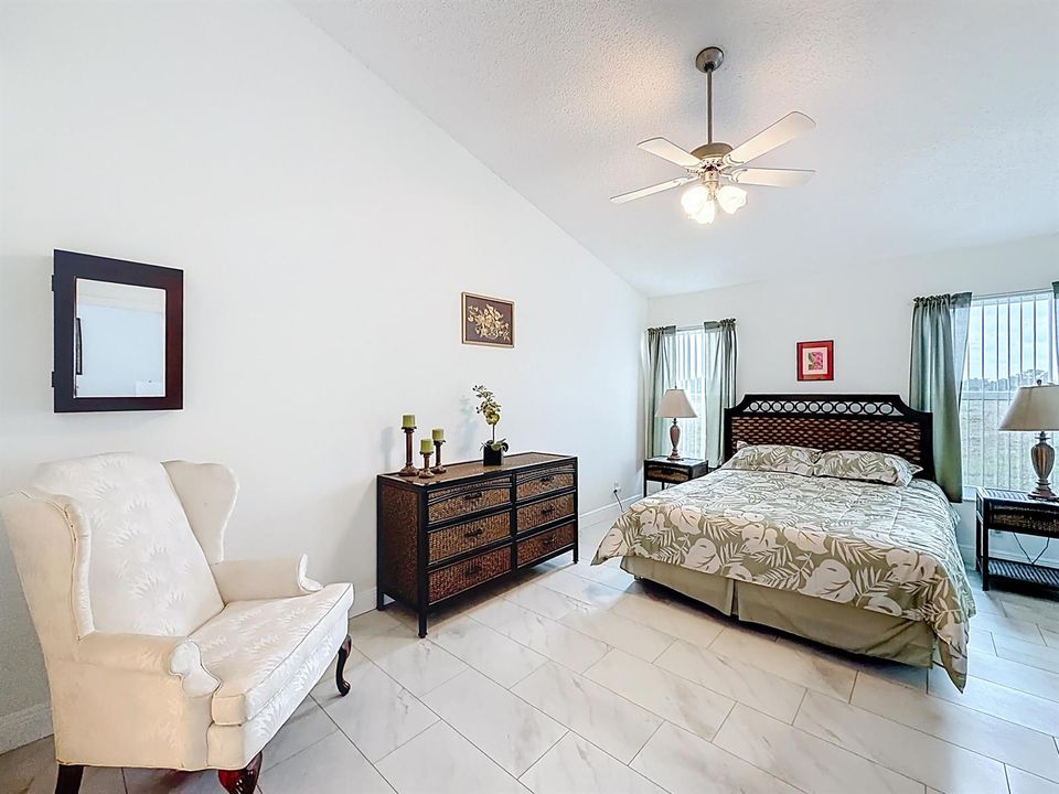 10954 Lakemore Lane-50