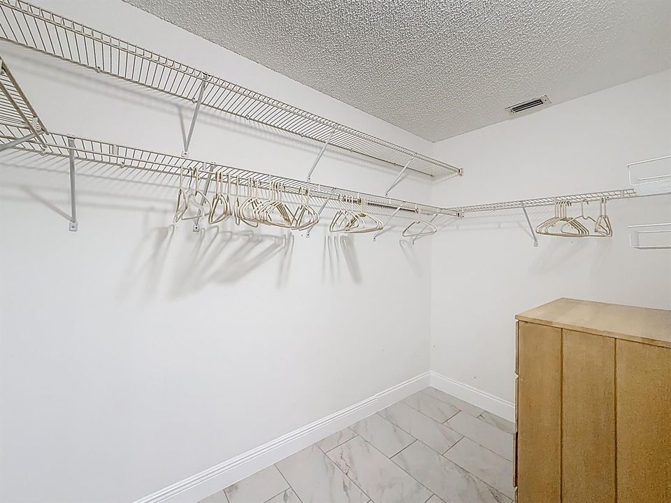 10954 Lakemore Lane-58