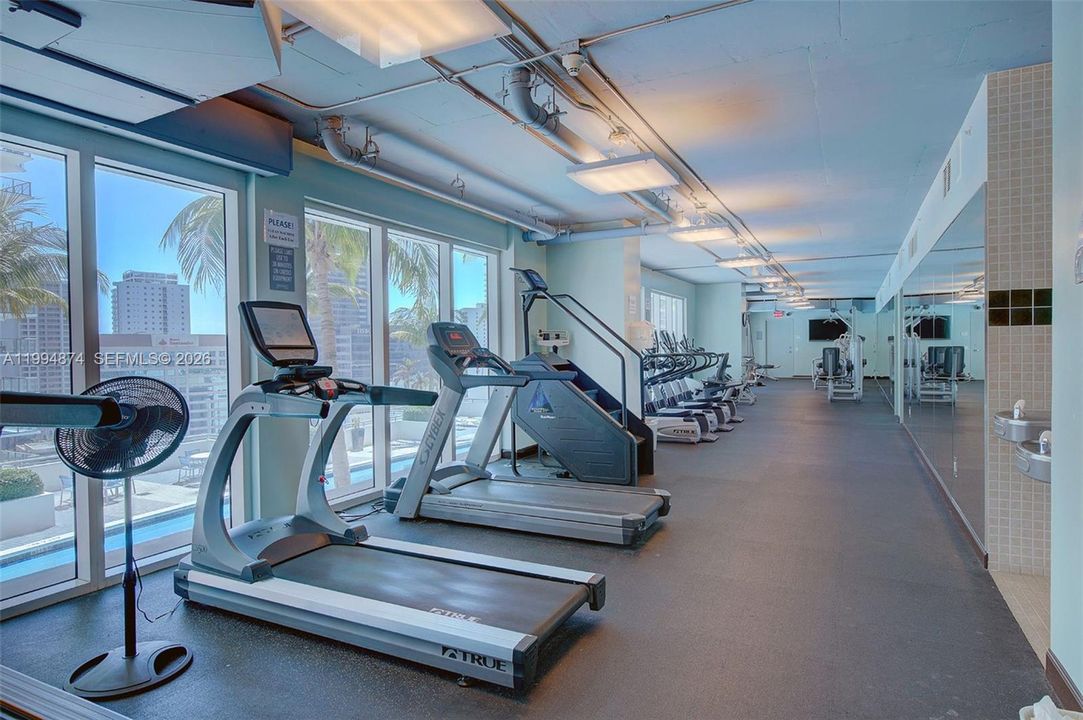 For Rent: $3,000 (1 beds, 1 baths, 781 Square Feet)