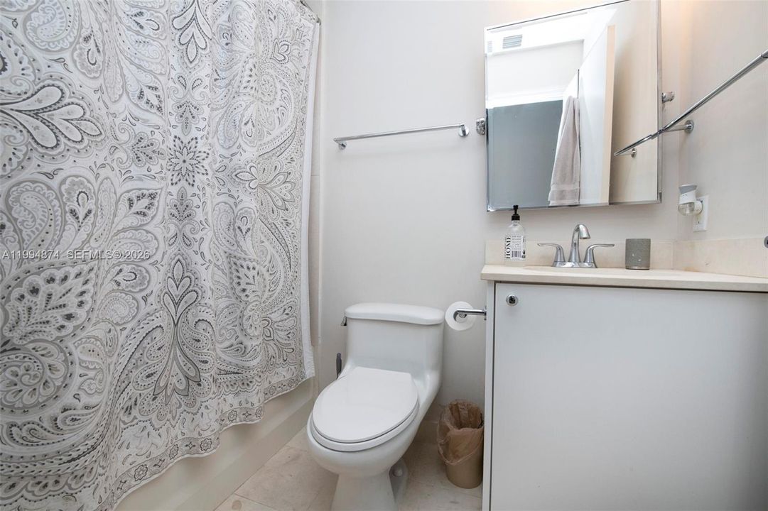 For Rent: $3,000 (1 beds, 1 baths, 781 Square Feet)