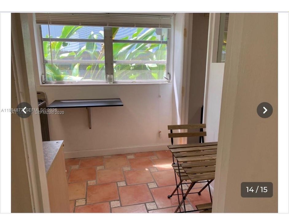 出租: $1,900 (0 贝兹, 1 浴室, 2477 平方英尺)