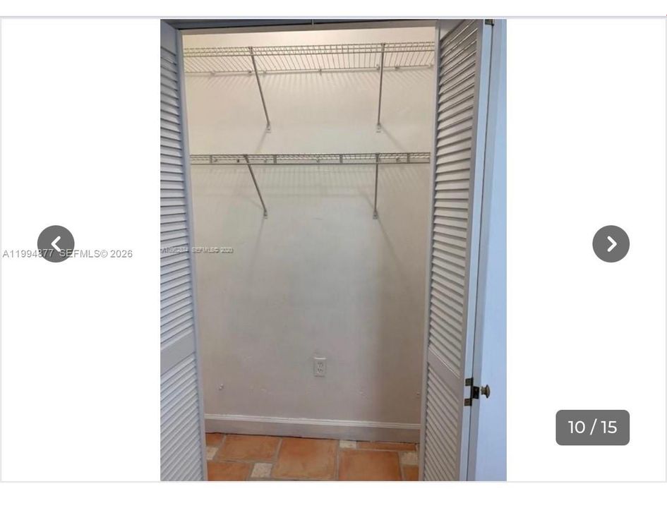 出租: $1,900 (0 贝兹, 1 浴室, 2477 平方英尺)