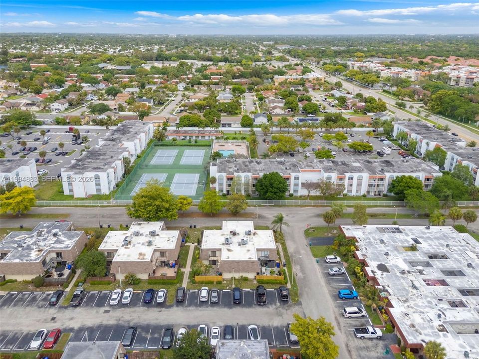 На продажу: $309,900 (2 спален, 2 ванн, 1530 Квадратных фут)