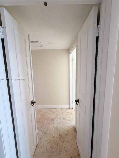 For Rent: $3,800 (1 beds, 1 baths, 1001 Square Feet)