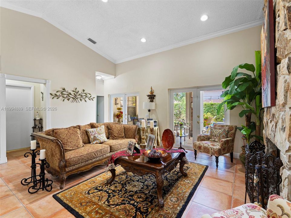 Active With Contract: $895,900 (3 beds, 3 baths, 1948 Square Feet)
