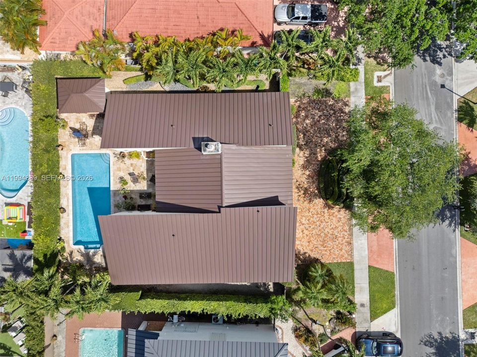 Active With Contract: $895,900 (3 beds, 3 baths, 1948 Square Feet)