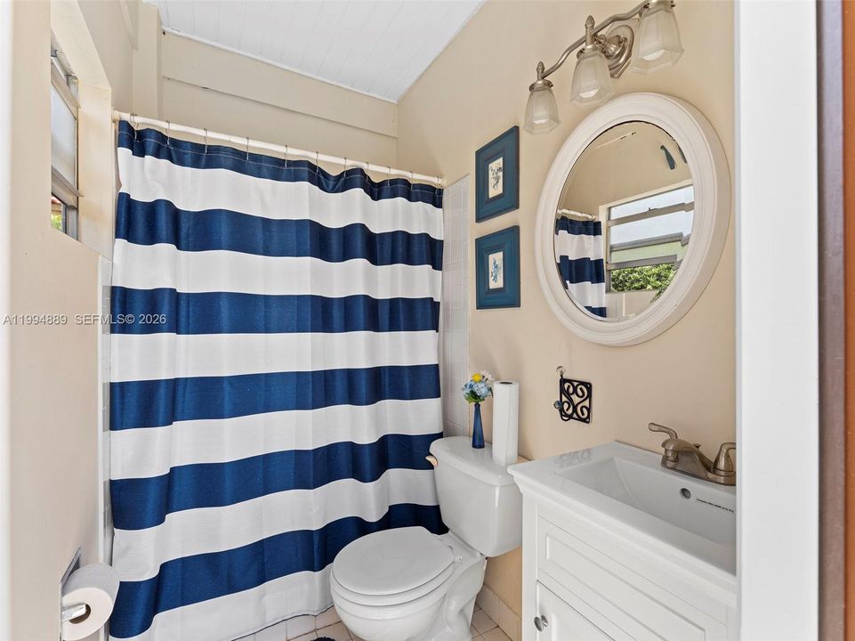 4th Outdoor Full Bathroom