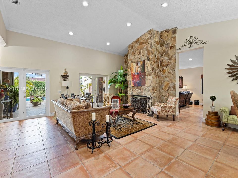 Active With Contract: $895,900 (3 beds, 3 baths, 1948 Square Feet)