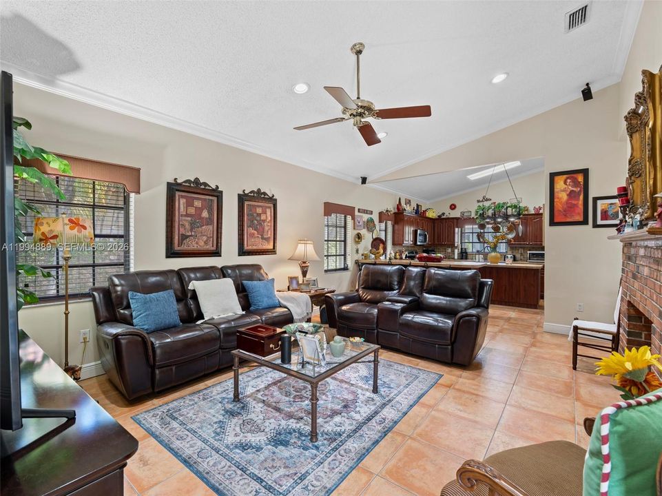 Active With Contract: $895,900 (3 beds, 3 baths, 1948 Square Feet)