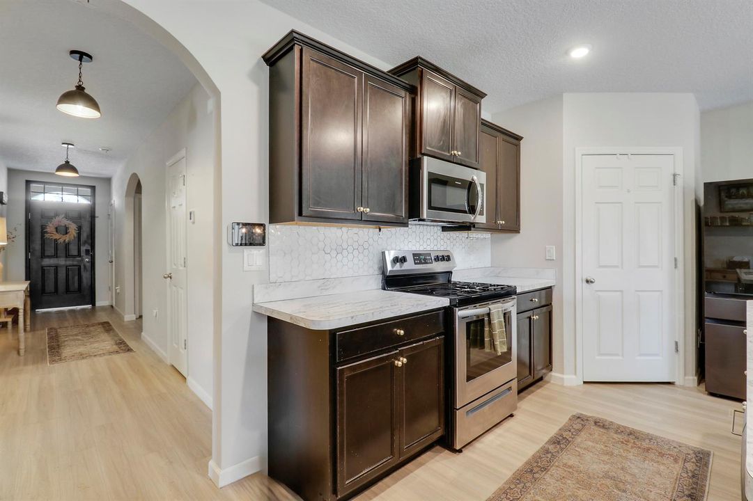 Kitchen / Entry