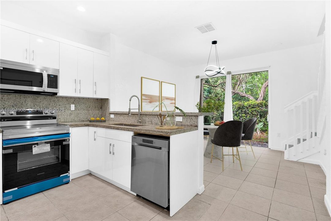En Venta: $349,000 (3 camas, 2 baños, 1419 Pies cuadrados)