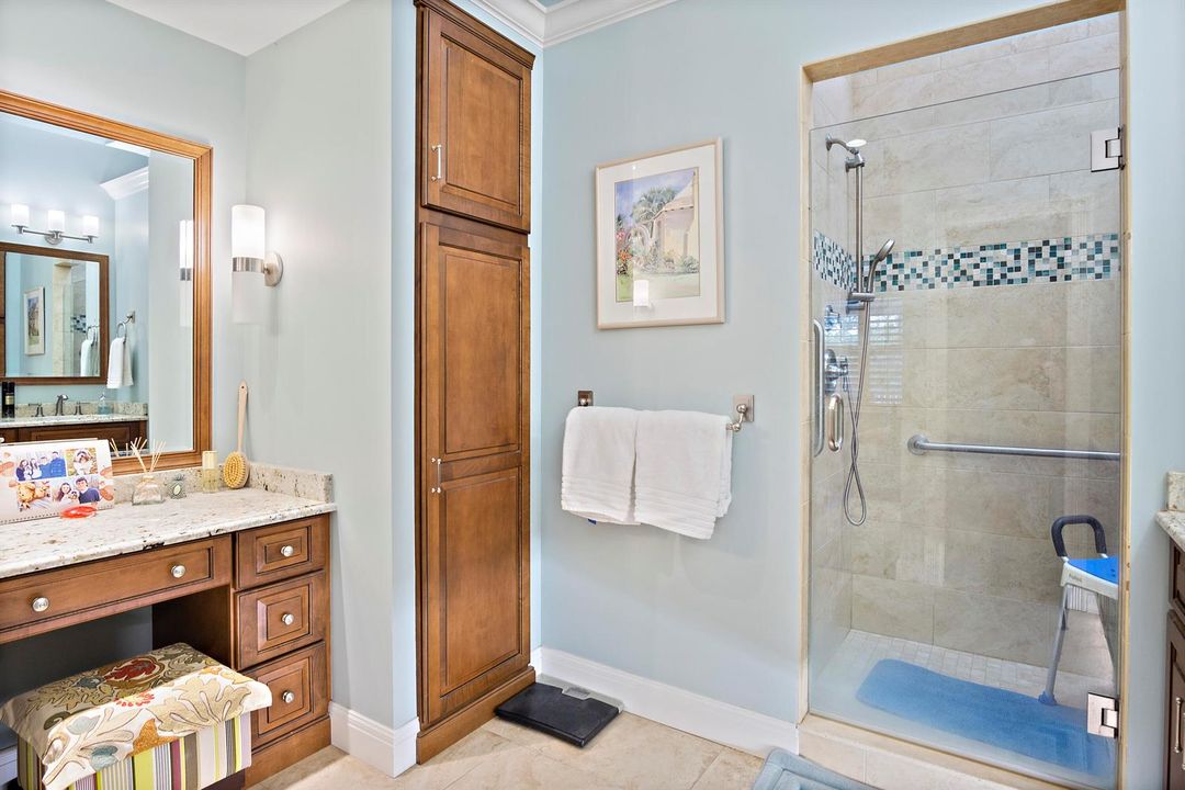 9b. Large Master shower