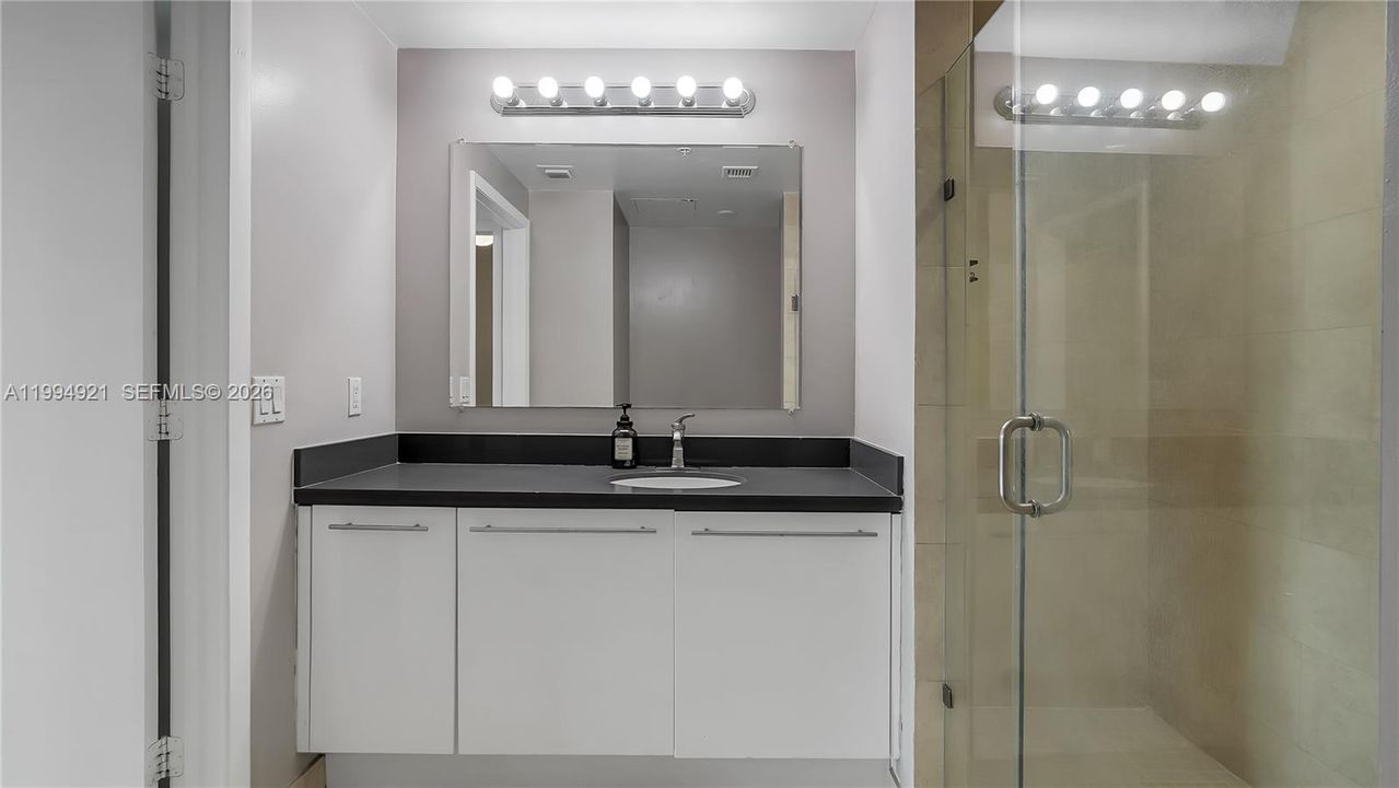 En Venta: $438,000 (1 camas, 1 baños, 846 Pies cuadrados)