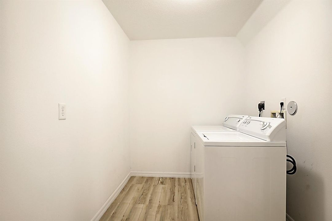 617 SE Kerrigan Terrace-23