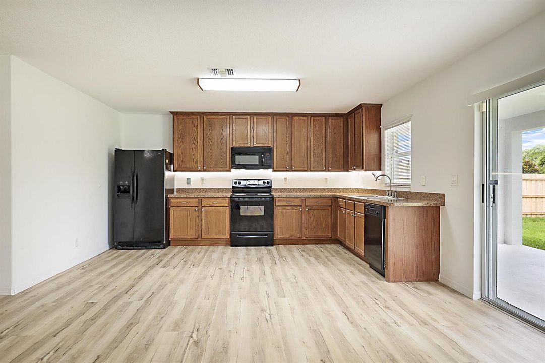 617 SE Kerrigan Terrace-17