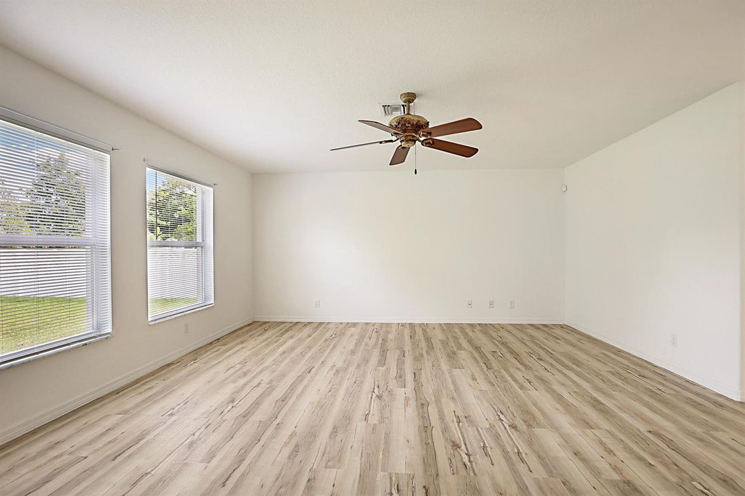 617 SE Kerrigan Terrace-16