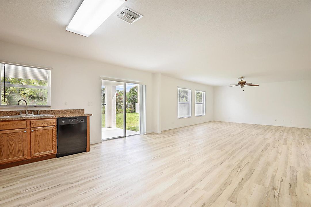617 SE Kerrigan Terrace-12