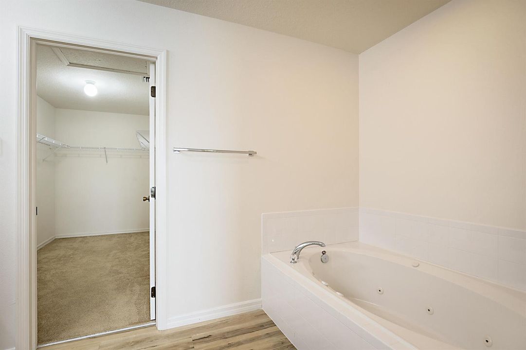 617 SE Kerrigan Terrace-33