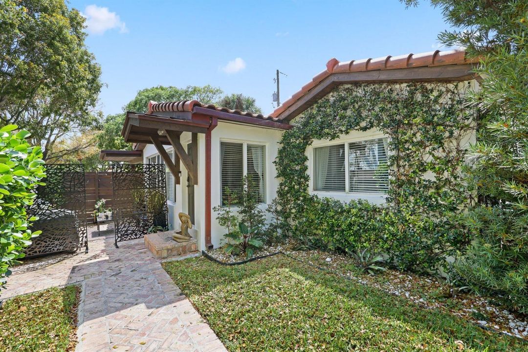 706 Sunset Road - 19.jpg-SMALL