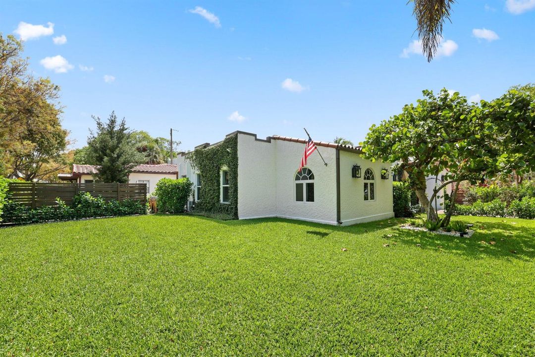706 Sunset Road - 14.jpg-SMALL