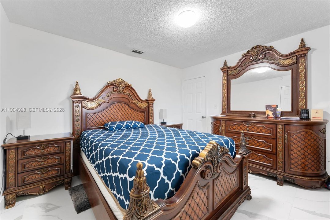 En Venta: $1,075,000 (0 camas, 0 baños, 2480 Pies cuadrados)