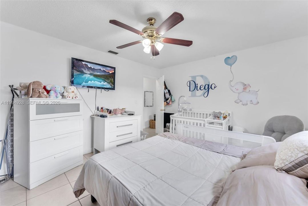 En Venta: $1,075,000 (0 camas, 0 baños, 2480 Pies cuadrados)