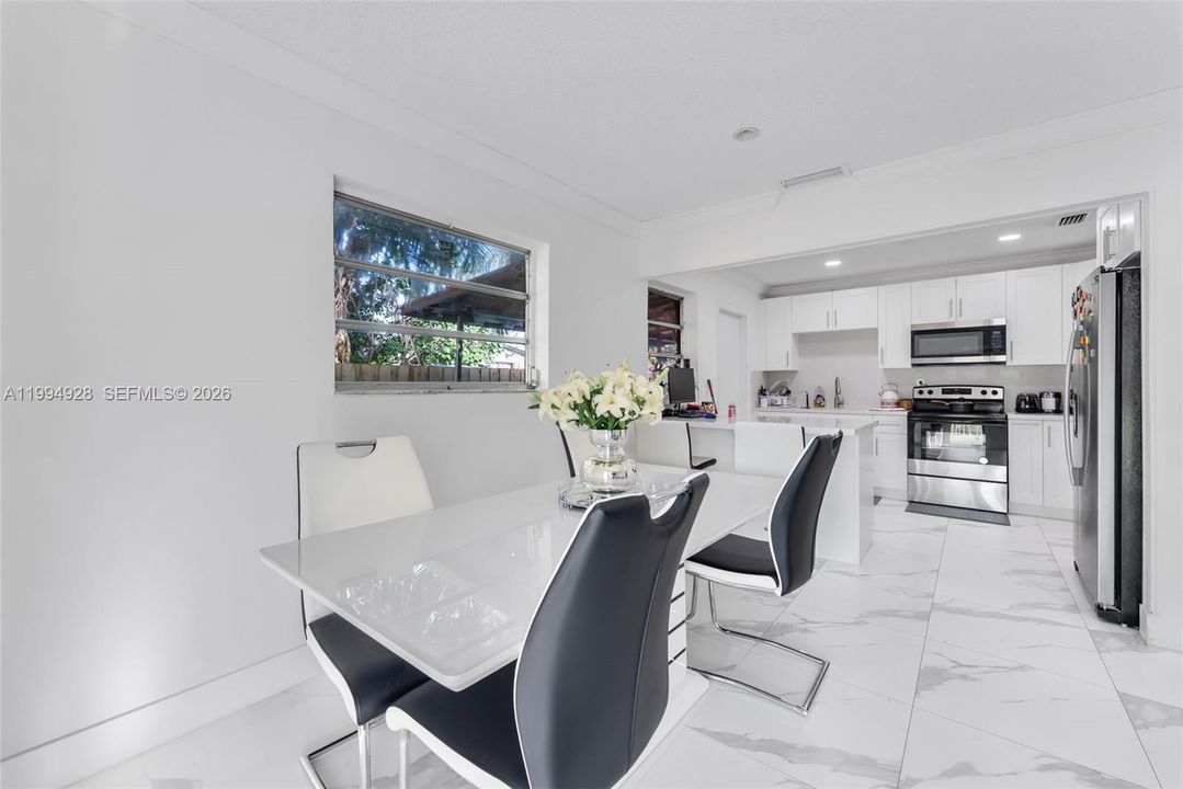 En Venta: $1,075,000 (0 camas, 0 baños, 2480 Pies cuadrados)