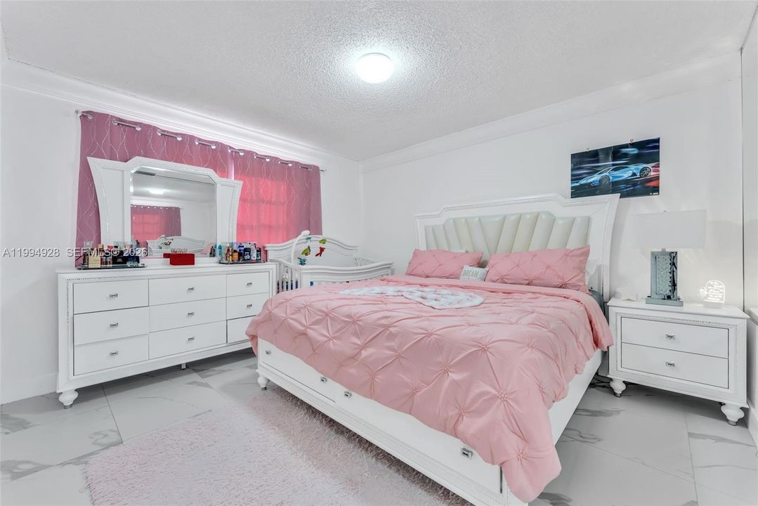 En Venta: $1,075,000 (0 camas, 0 baños, 2480 Pies cuadrados)