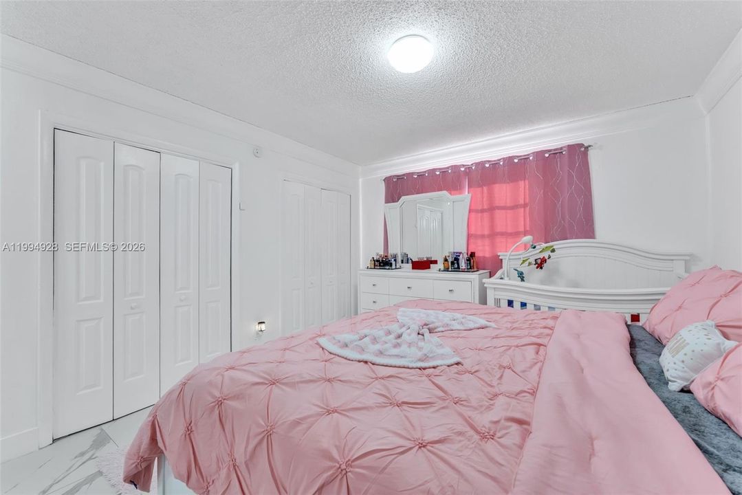 En Venta: $1,075,000 (0 camas, 0 baños, 2480 Pies cuadrados)