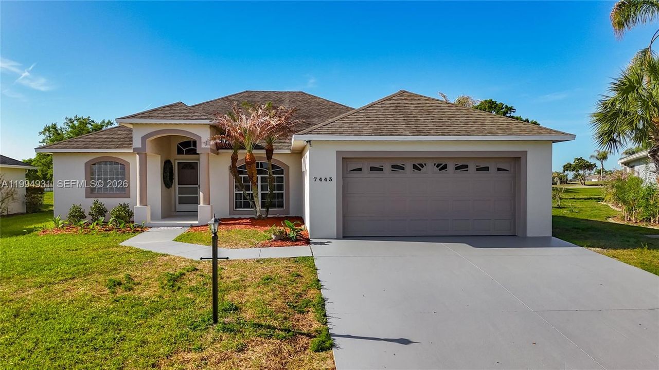Active With Contract: $365,000 (4 beds, 2 baths, 1798 Square Feet)
