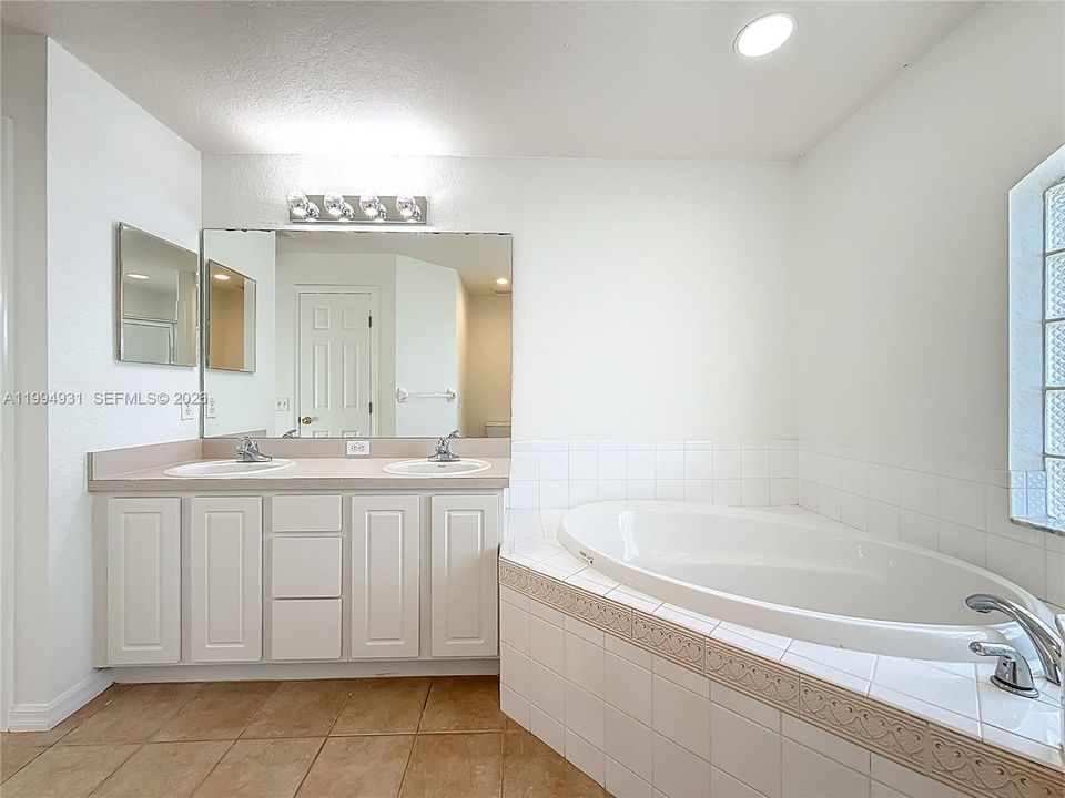 Active With Contract: $365,000 (4 beds, 2 baths, 1798 Square Feet)