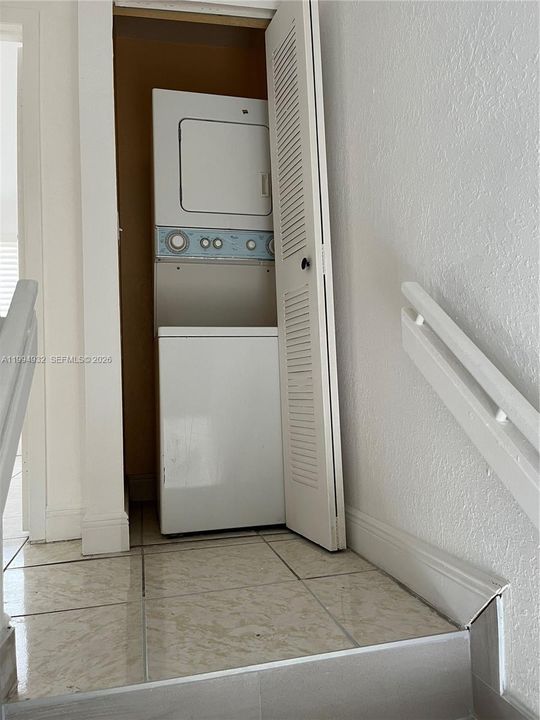 В аренду: $2,300 (2 спален, 1 ванн, 868 Квадратных фут)